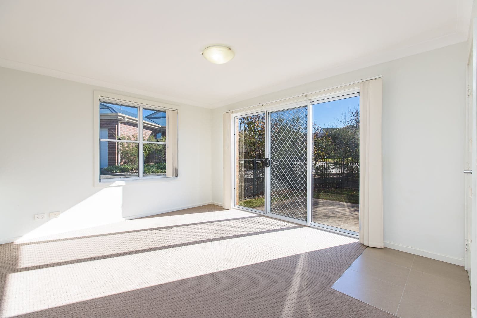 18 Croudace Road, Elermore Vale - Thumbnail 4