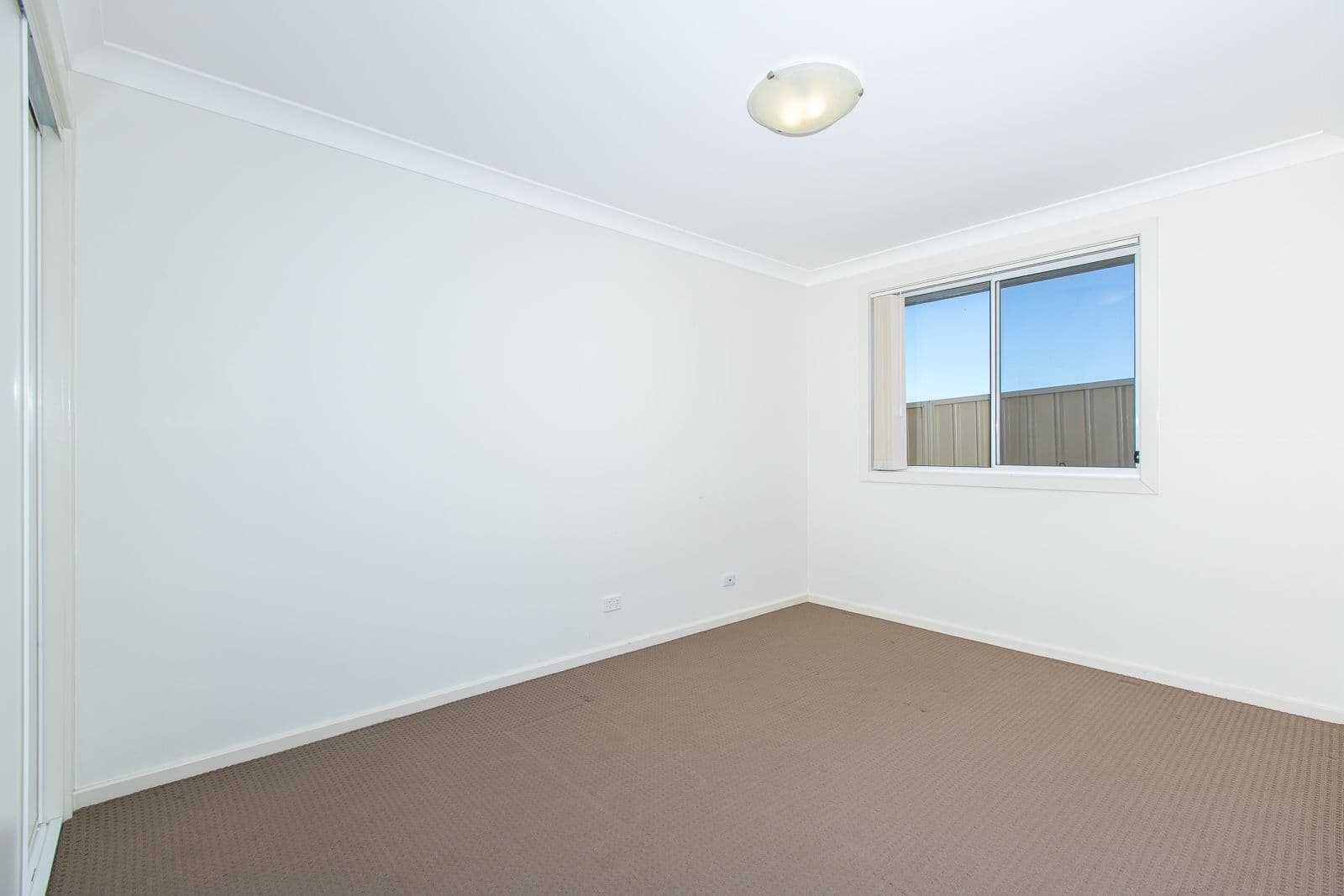 18 Croudace Road, Elermore Vale - Thumbnail 7