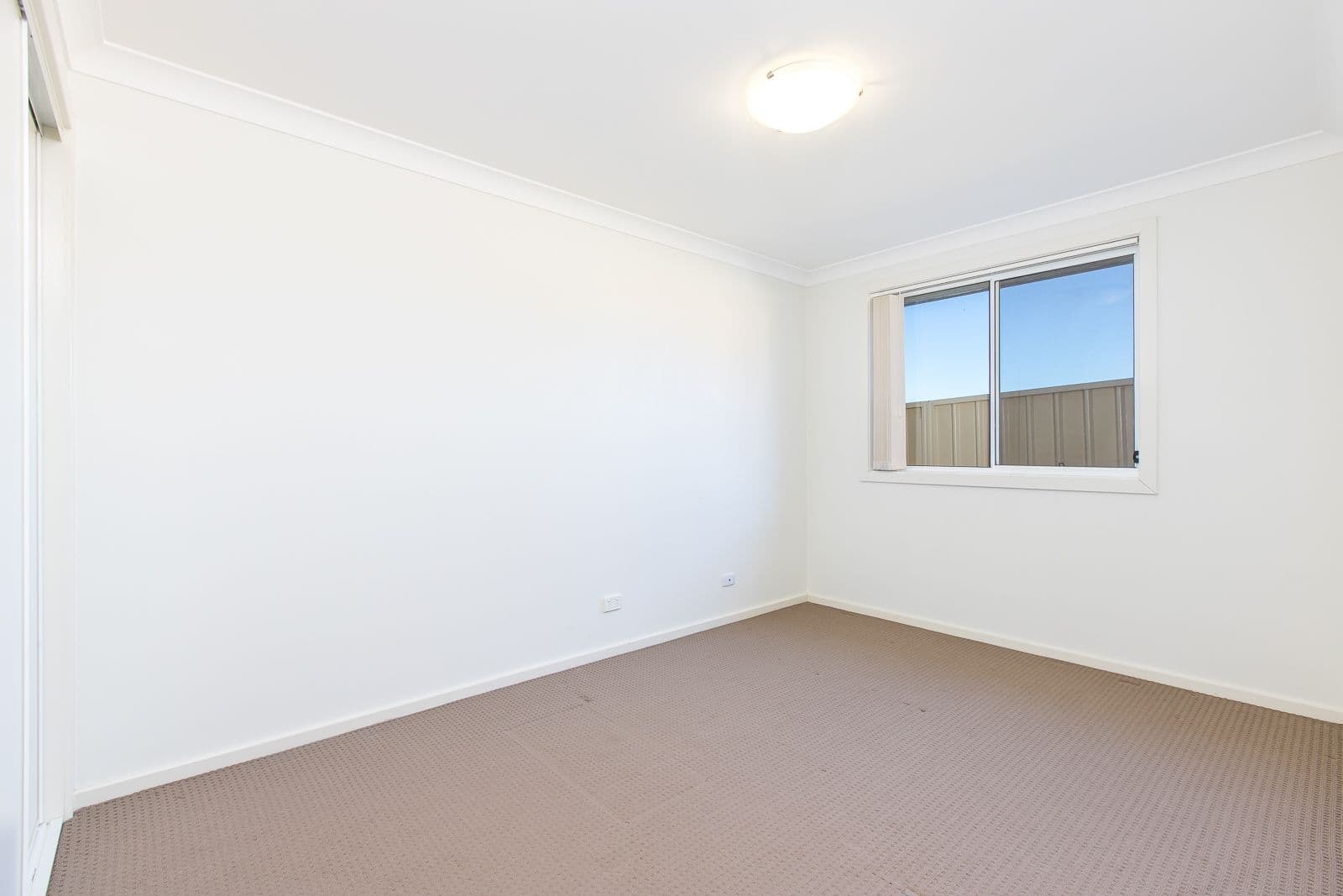 18 Croudace Road, Elermore Vale - Thumbnail 8