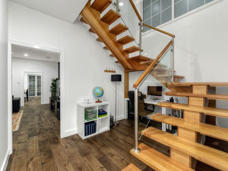 8 West Street, Highgate Hill QLD 4101, Highgate Hill - Thumbnail 2