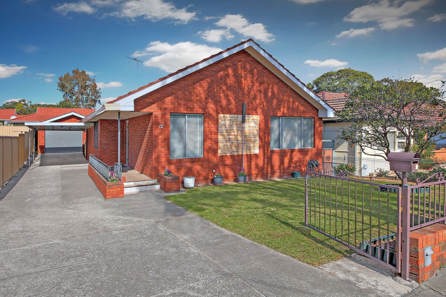 12 Dunbar Avenue, Regents Park - Image 1