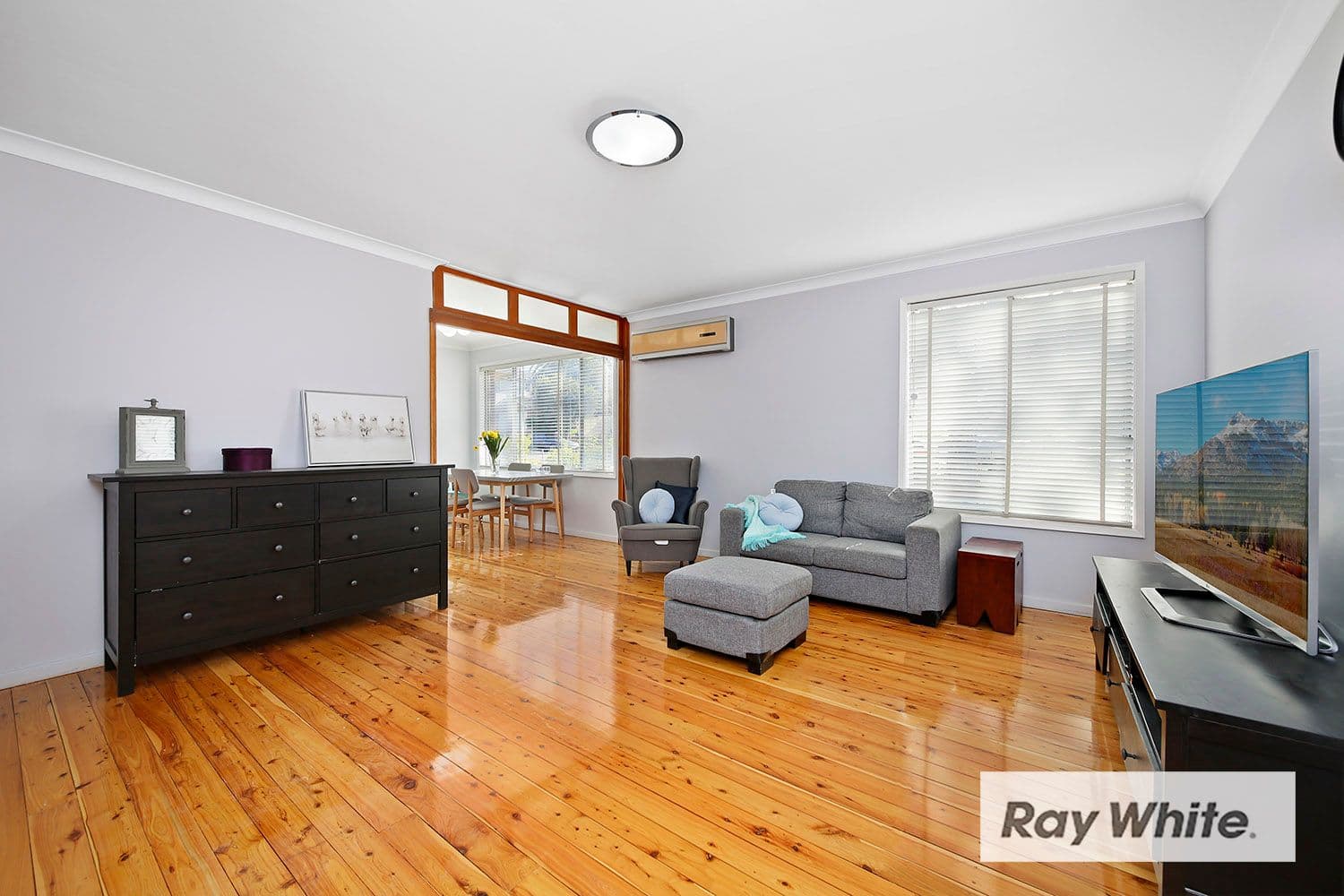 12 Dunbar Avenue, Regents Park - Thumbnail 2