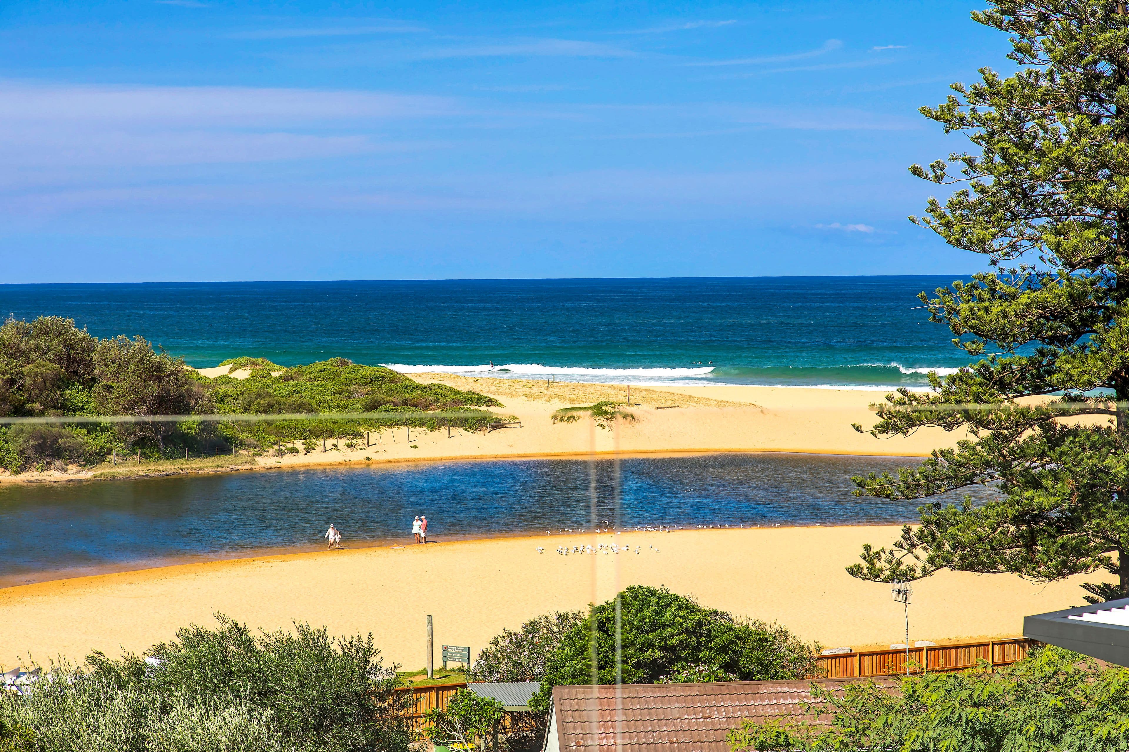 137 Ocean View Drive, Wamberal - Thumbnail 2