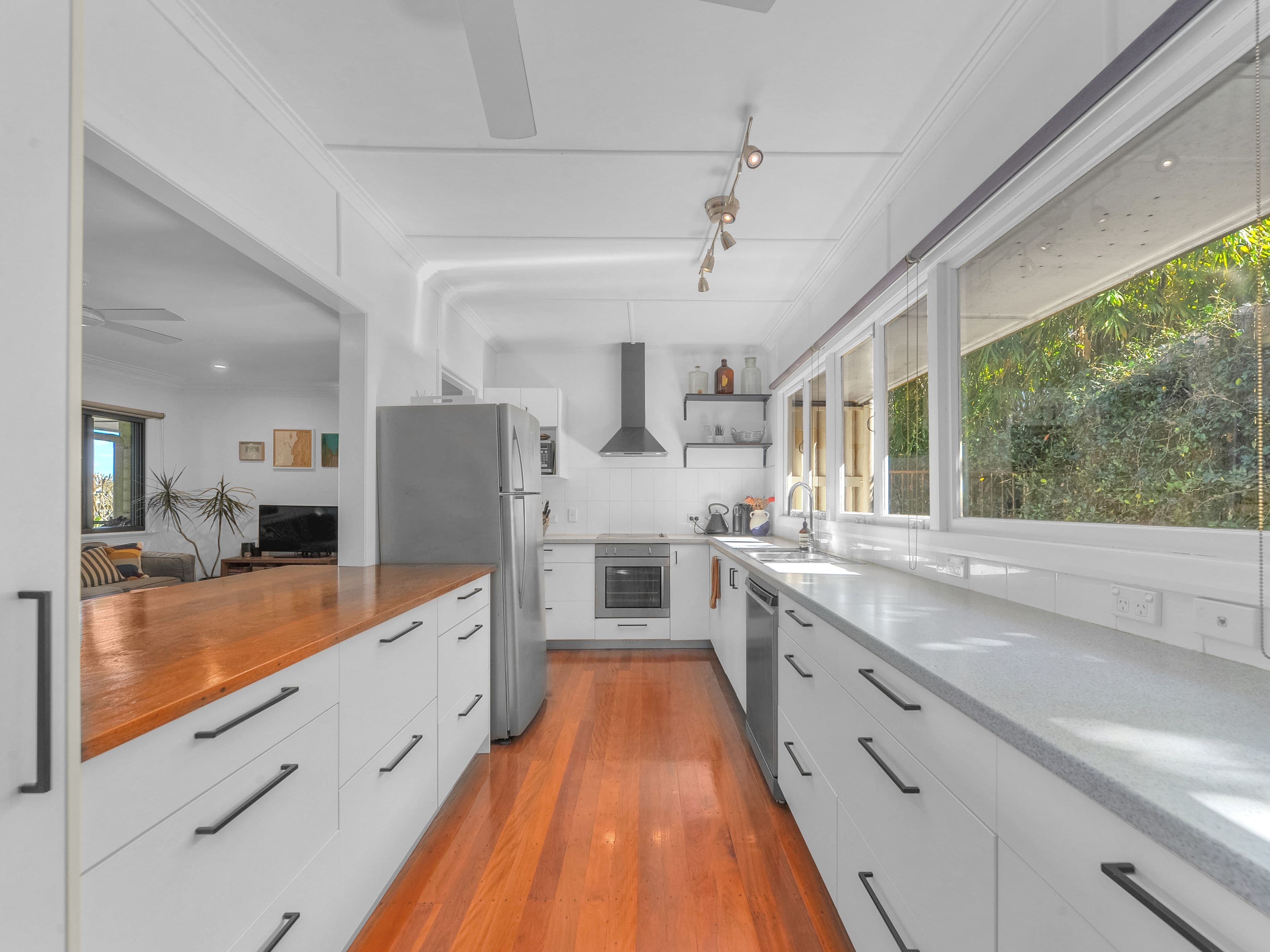 75 Tranters Avenue, Camp Hill QLD 4152, Camp Hill - Thumbnail 4
