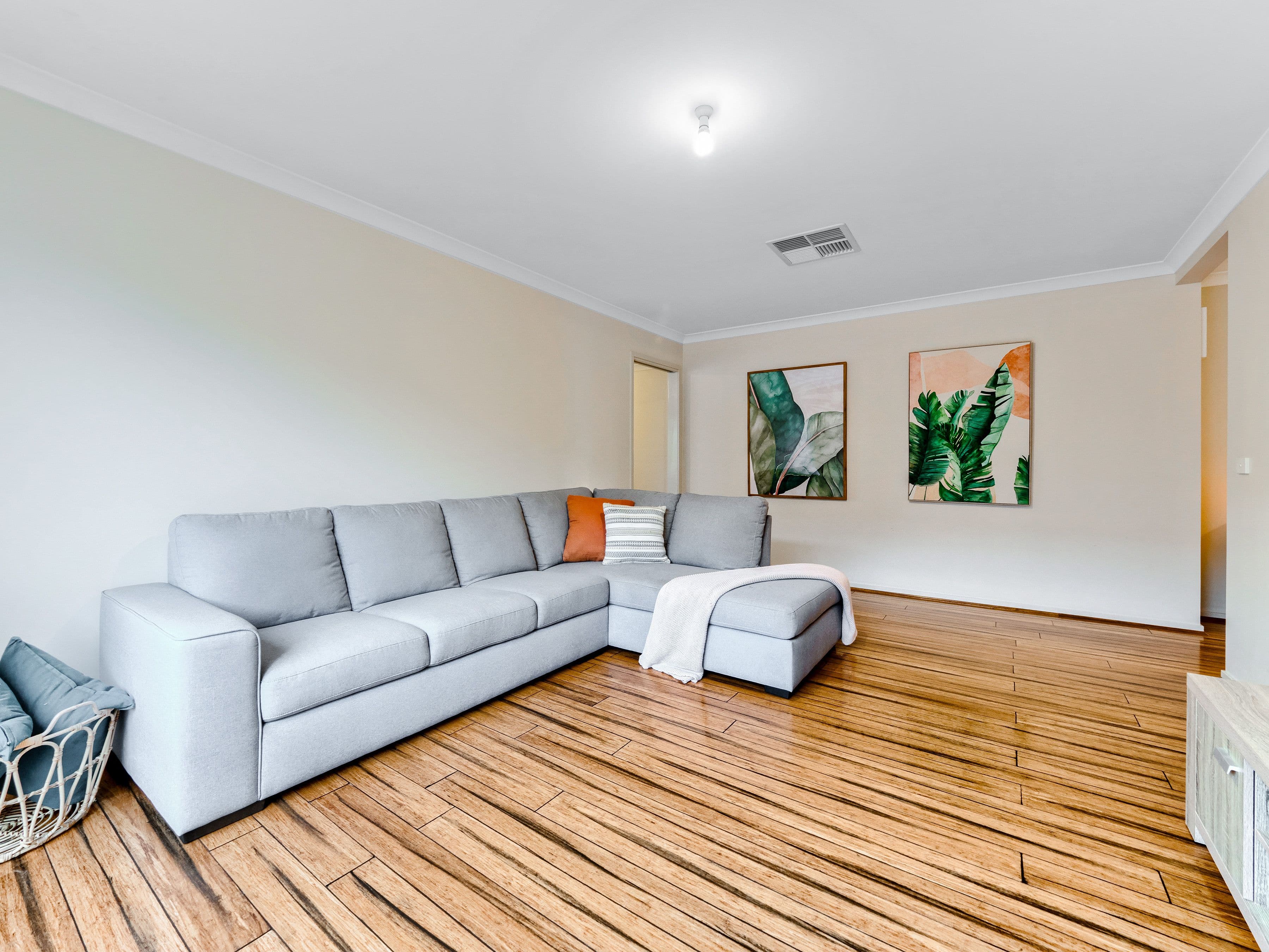 7 Merritt Avenue, Cranbourne West VIC 3977, Cranbourne West - Thumbnail 4