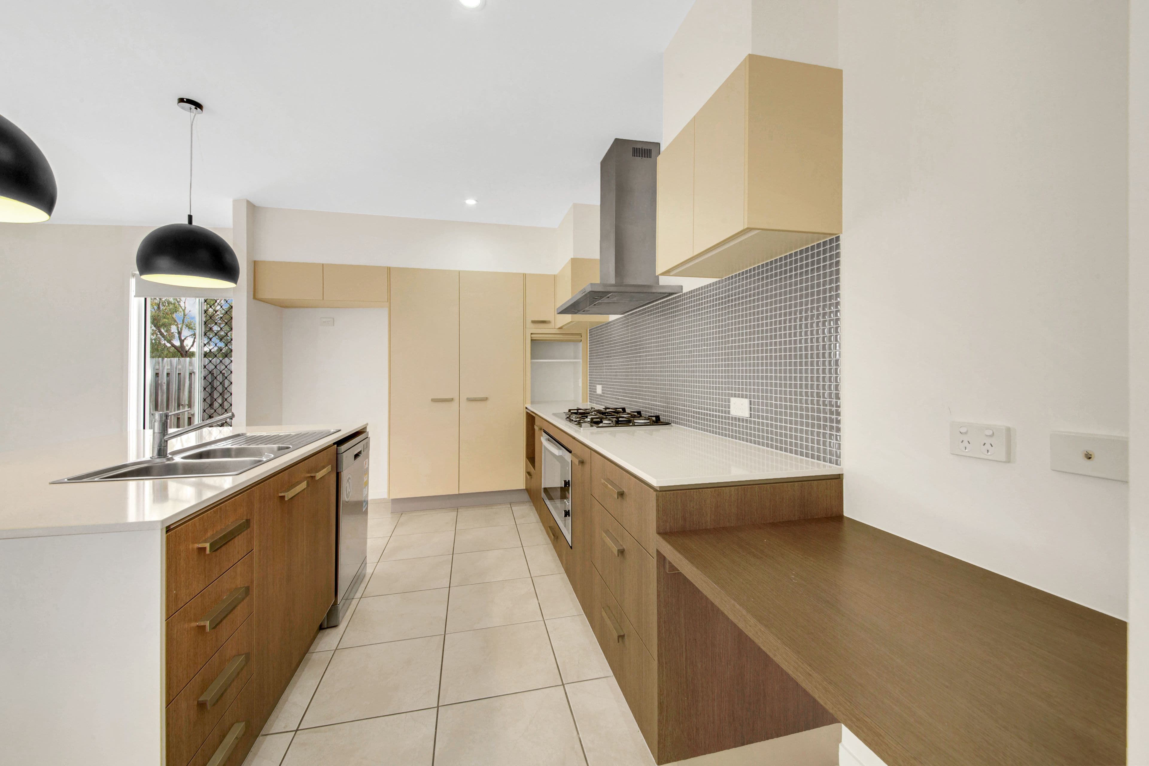 8 Cornforth Crescent, Kirkwood QLD 4680, Kirkwood - Thumbnail 2