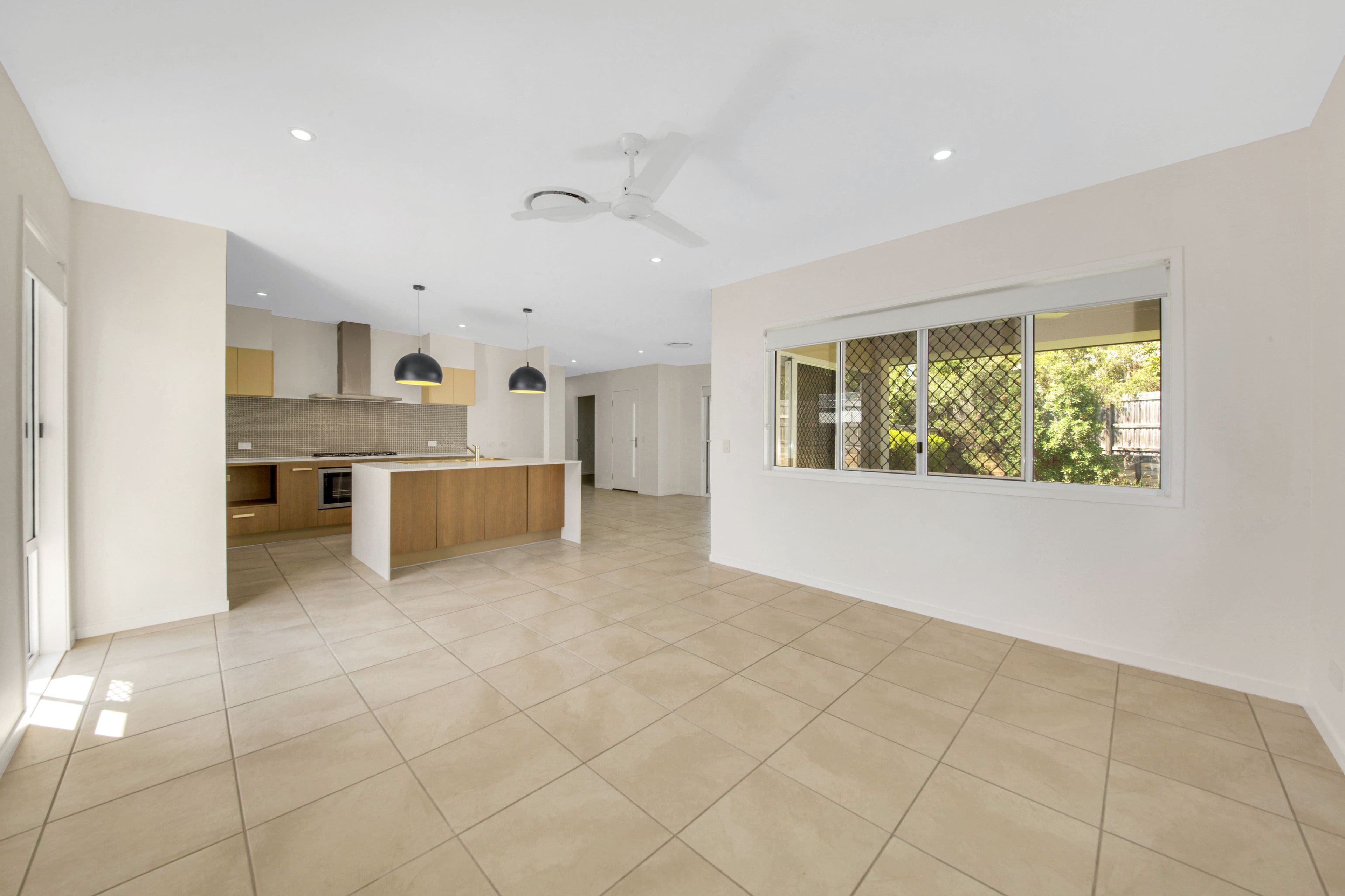 8 Cornforth Crescent, Kirkwood QLD 4680, Kirkwood - Thumbnail 4