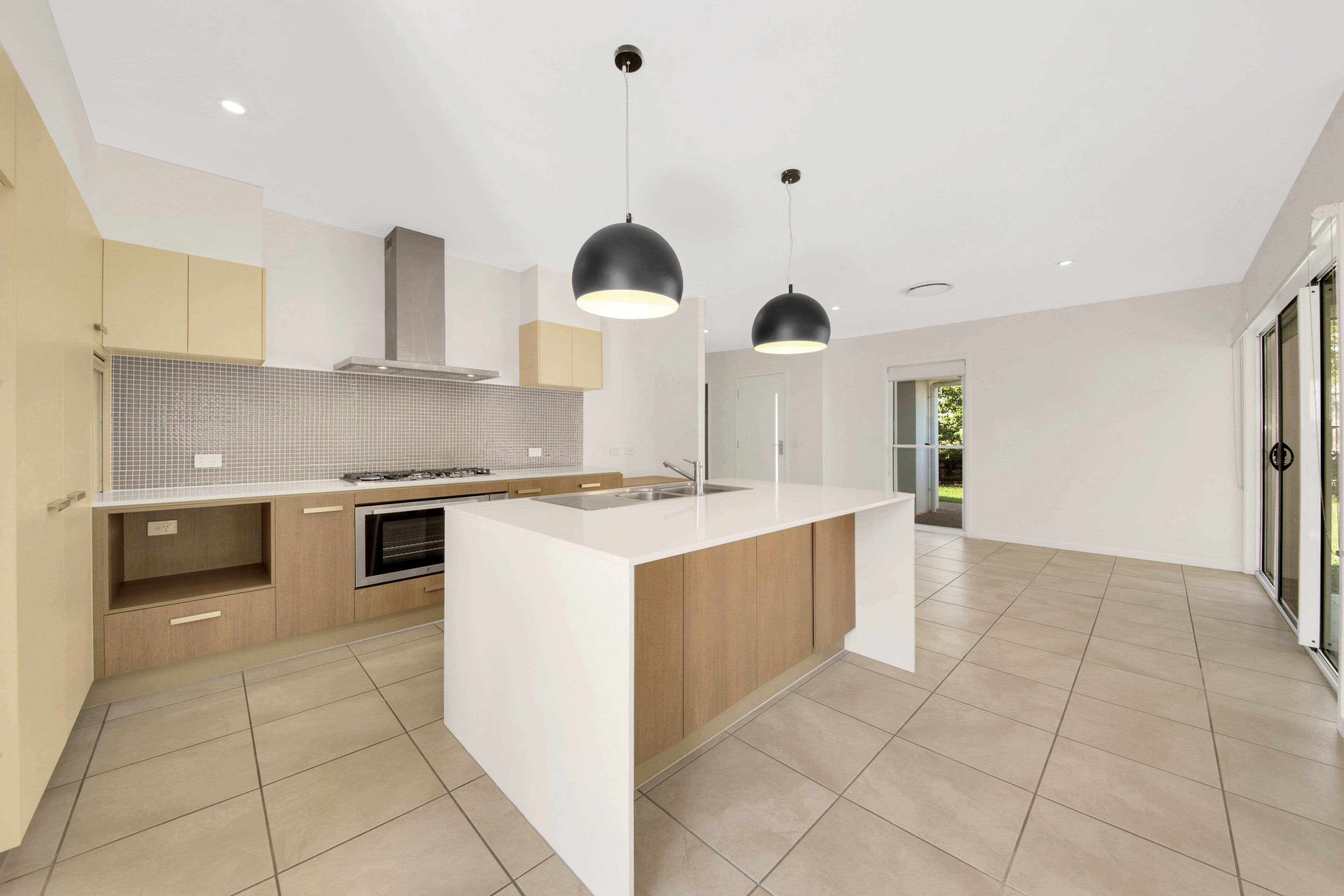 8 Cornforth Crescent, Kirkwood QLD 4680, Kirkwood - Thumbnail 5