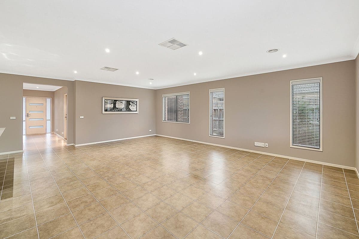 6 Beechwood Drive, Lyndhurst VIC 3975, Lyndhurst - Thumbnail 2