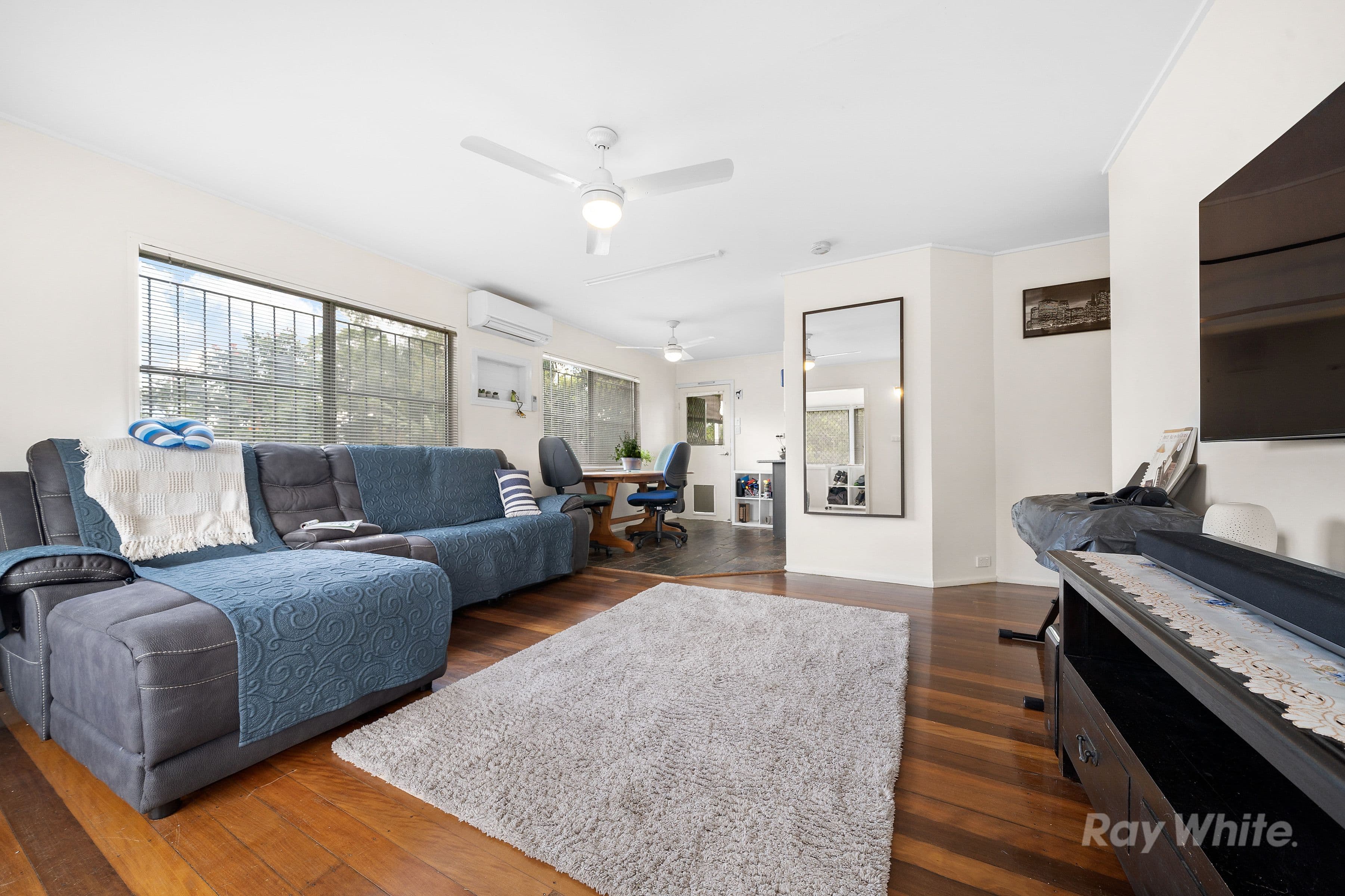 4 Poincettia Street, Kingston QLD 4114, Kingston - Thumbnail 4
