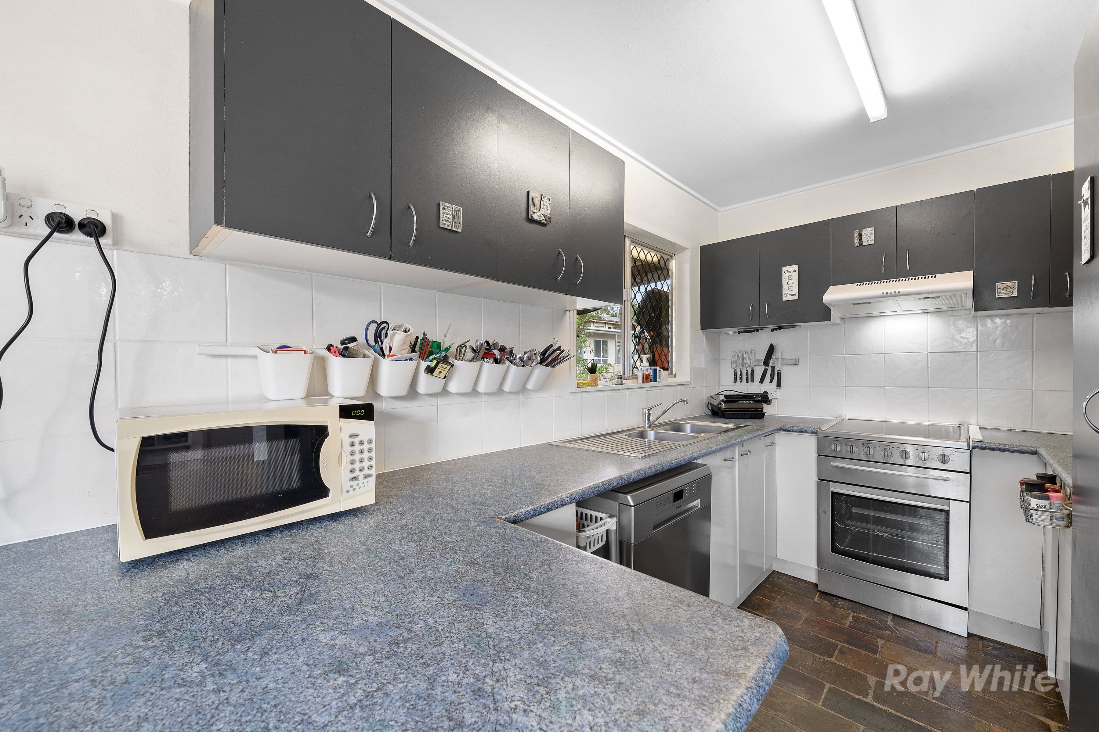 4 Poincettia Street, Kingston QLD 4114, Kingston - Thumbnail 5
