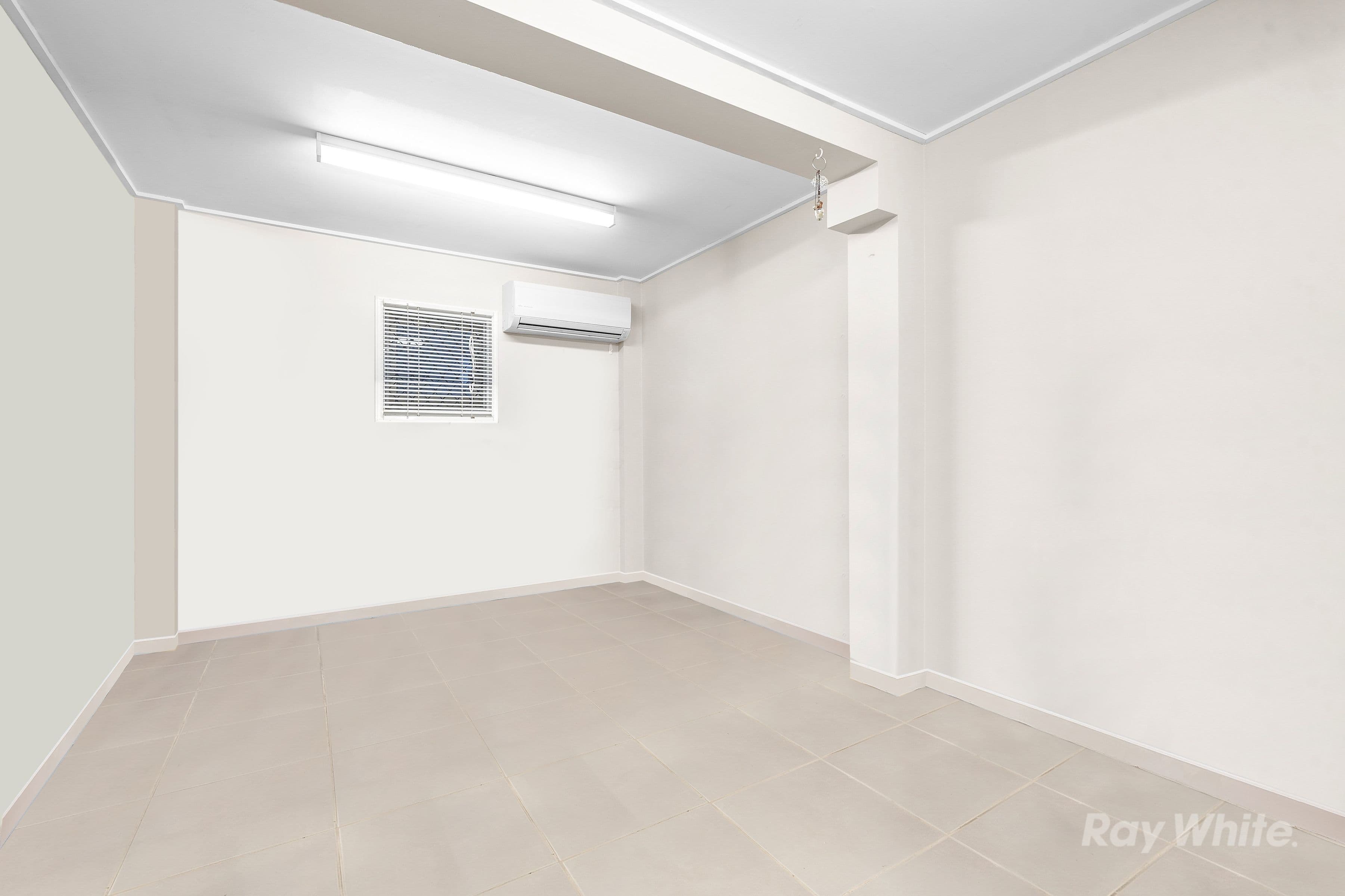 4 Poincettia Street, Kingston QLD 4114, Kingston - Thumbnail 8