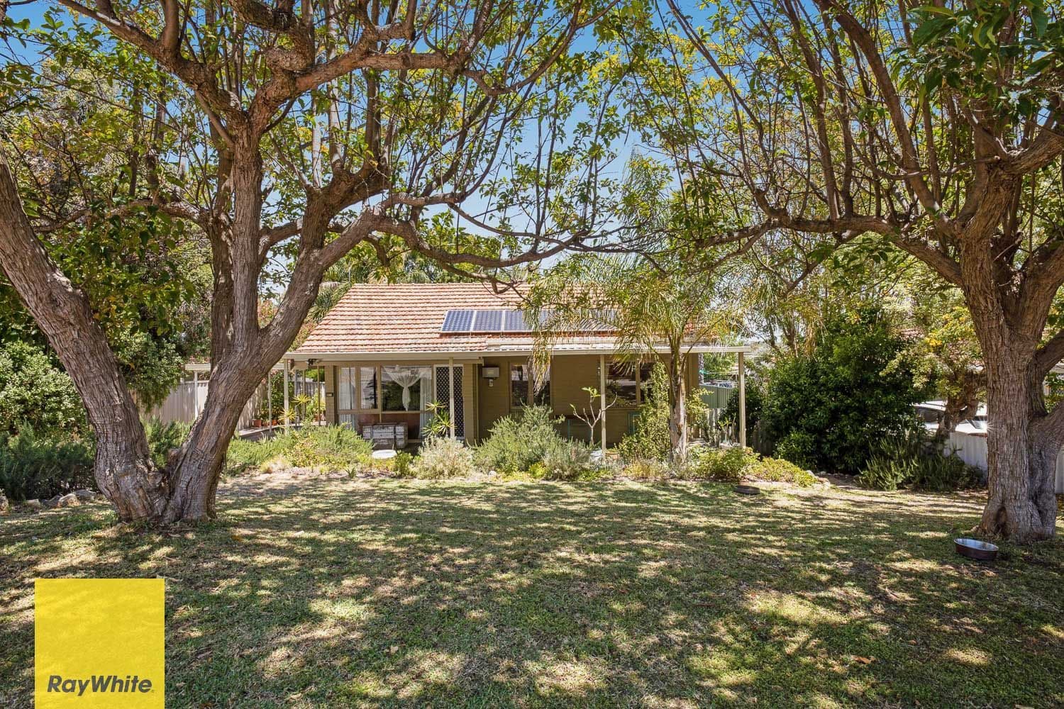 16 Templeton Crescent, Girrawheen WA 6064, Girrawheen - Thumbnail 4