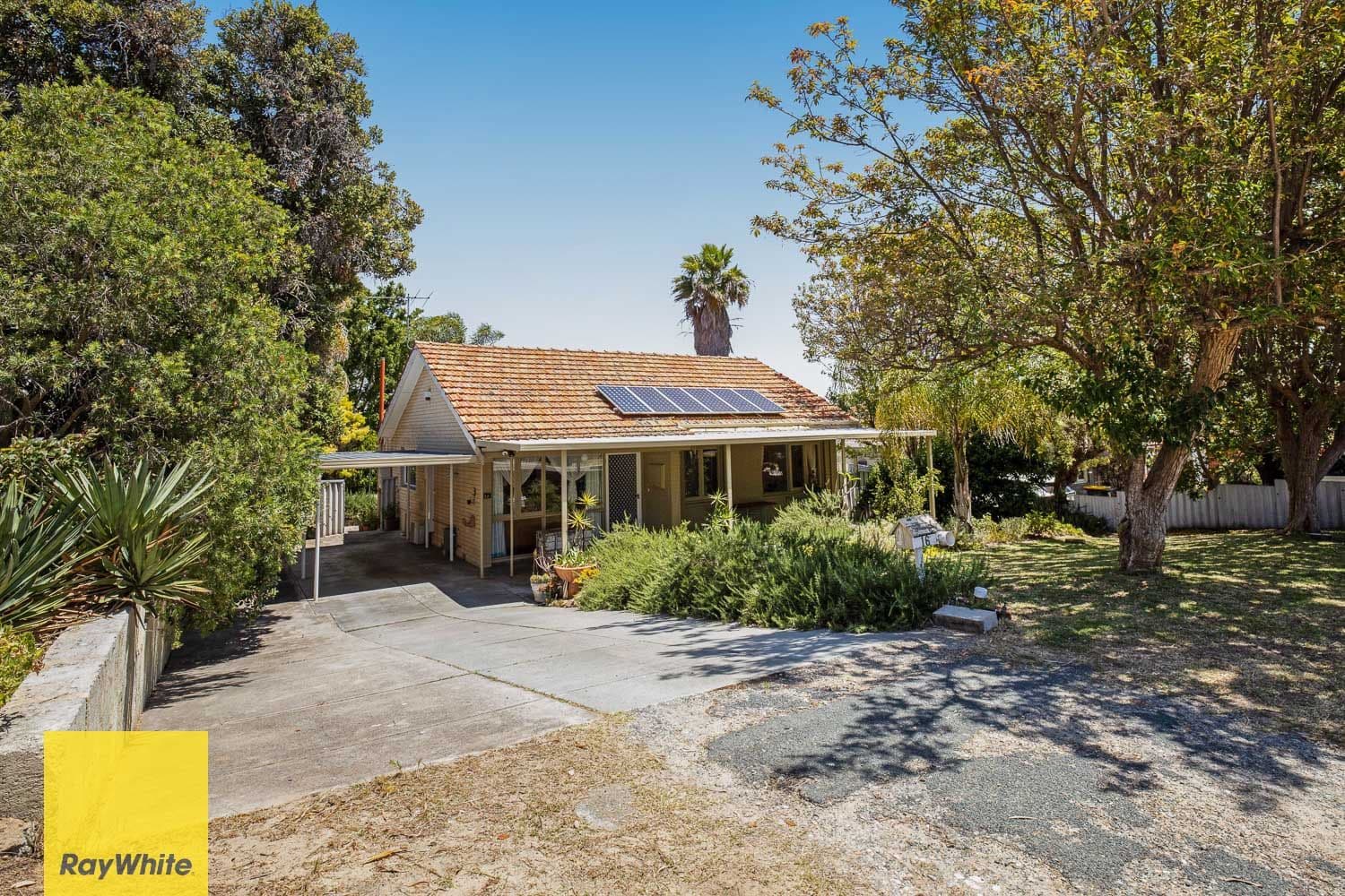 16 Templeton Crescent, Girrawheen WA 6064, Girrawheen - Thumbnail 5