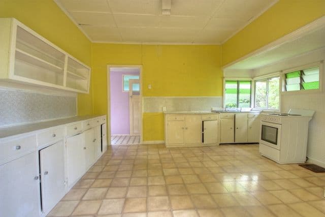 2 Cowley Street, TIVOLI QLD 4305, Tivoli - Thumbnail 3