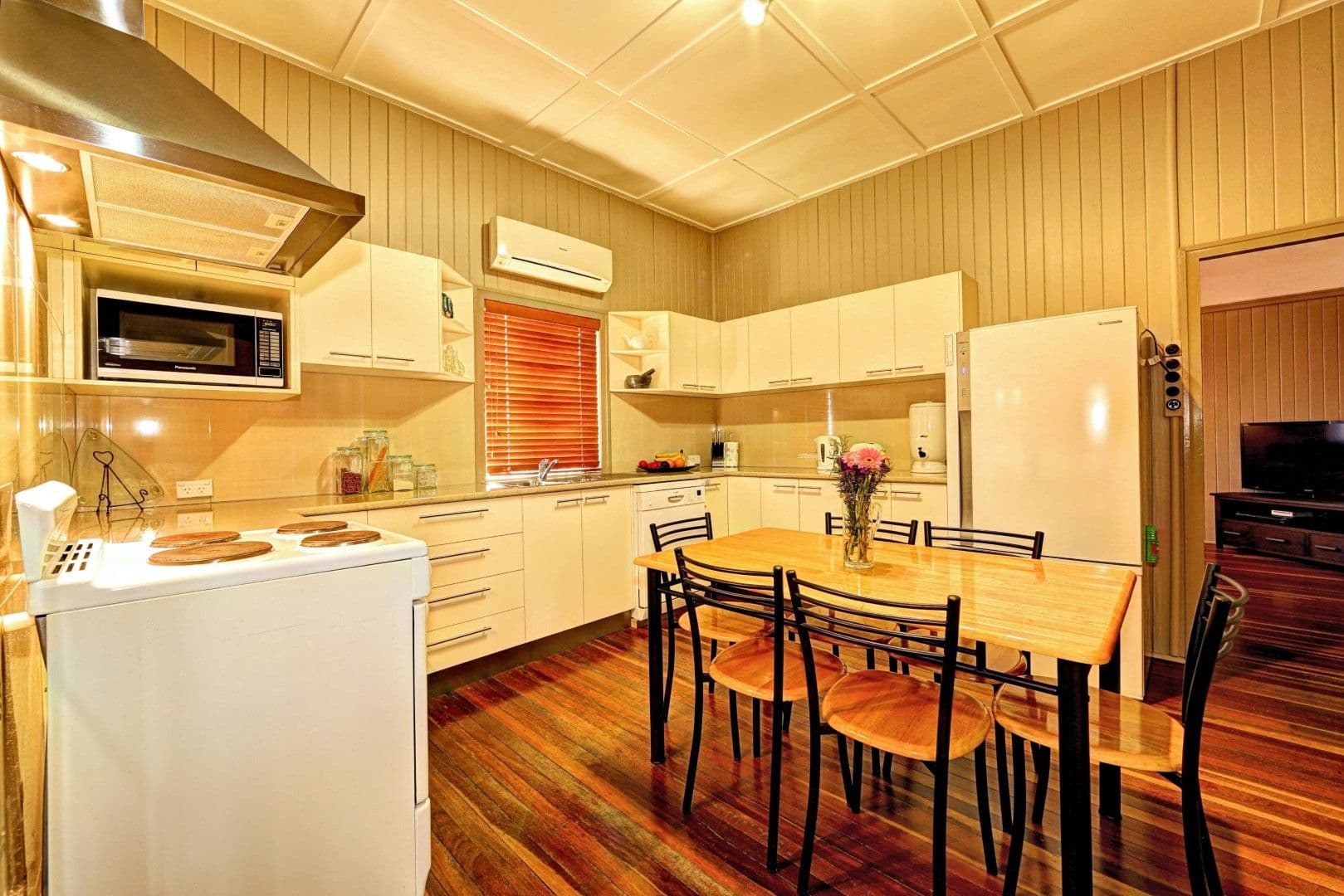 49 Hunter Street, WALKERVALE QLD 4670, Walkervale - Thumbnail 3