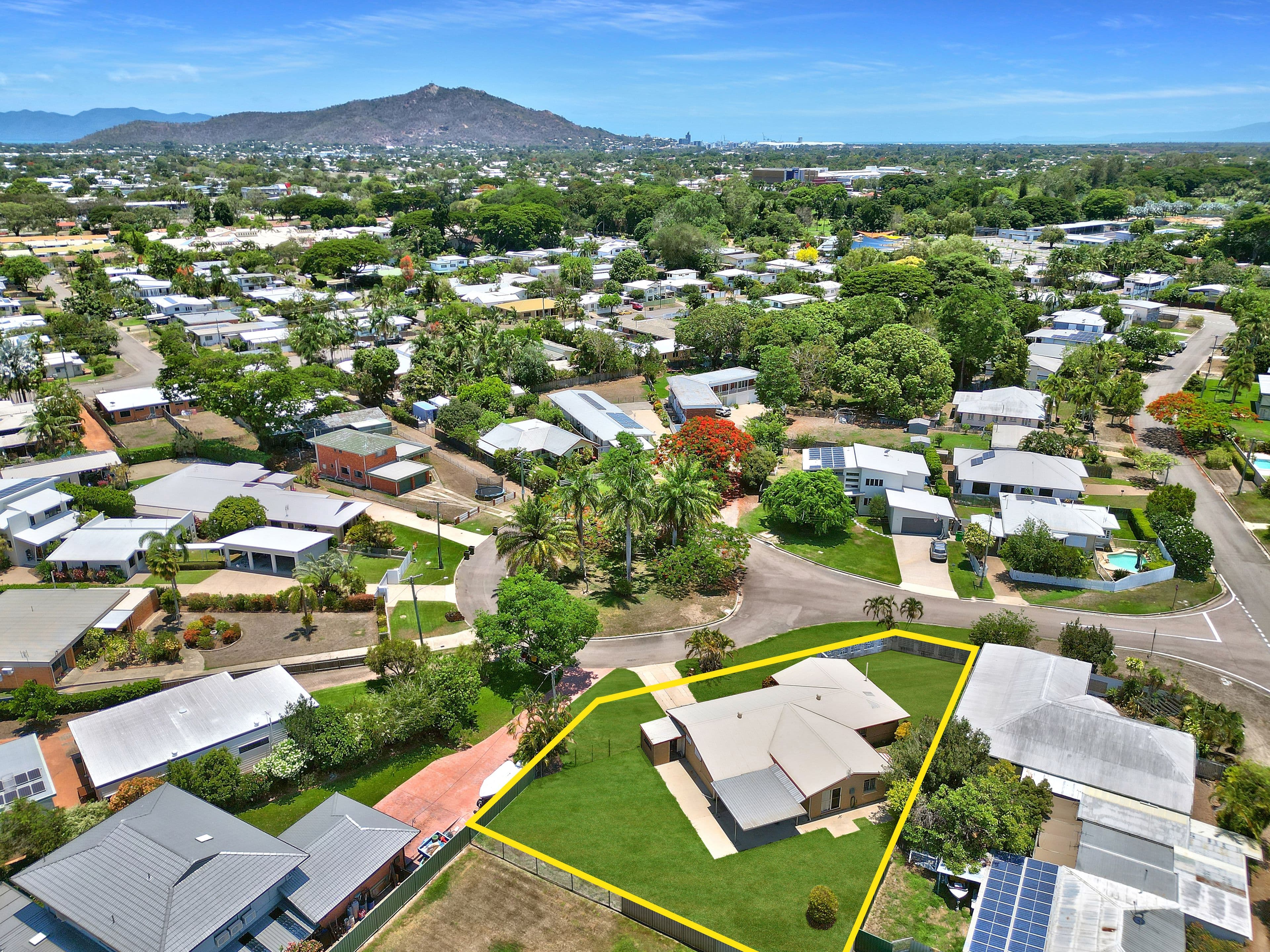 12 Bartlett Avenue, Mundingburra QLD 4812, Mundingburra - Image 1