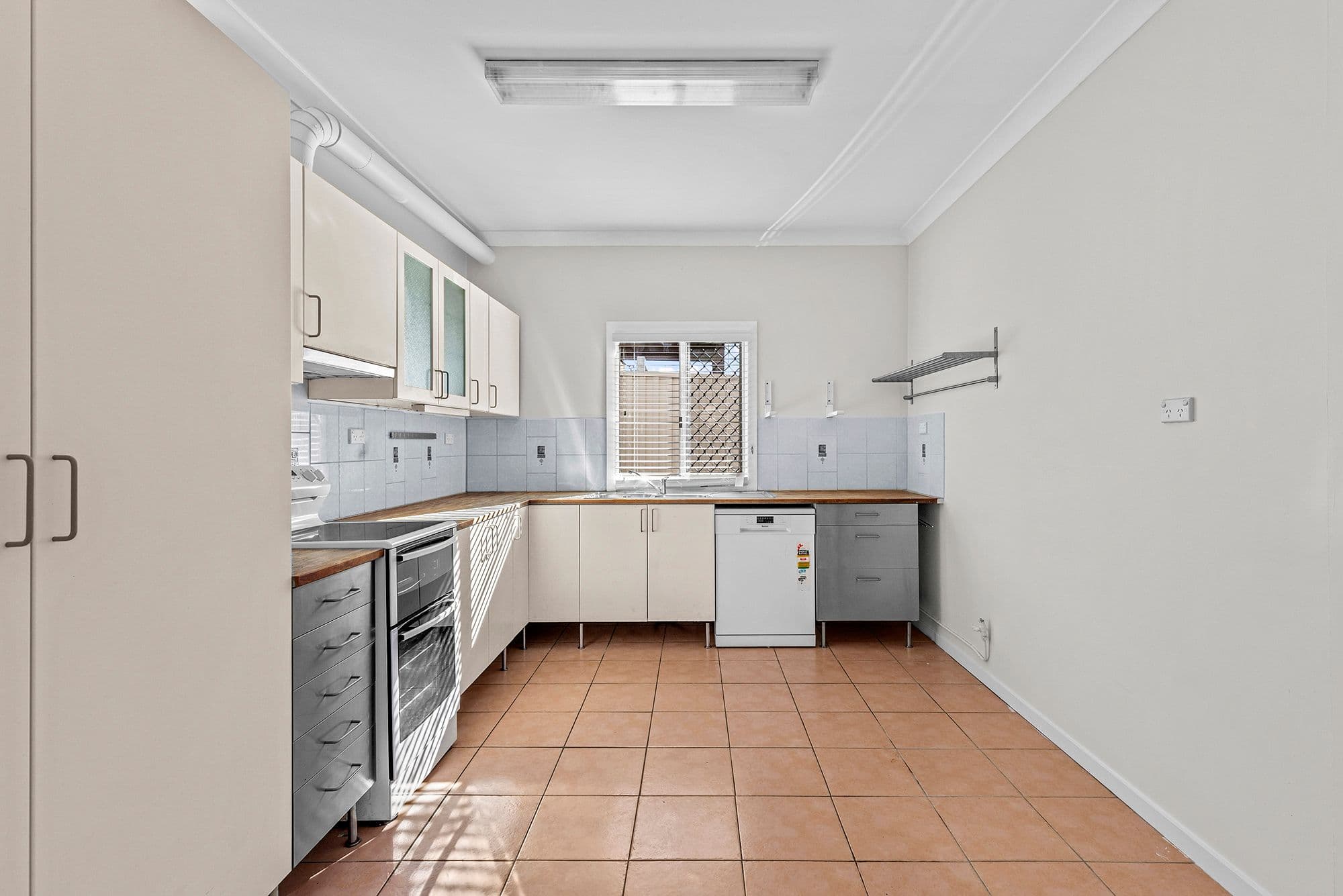 6 Cowen Street, Margate QLD 4019, Margate - Thumbnail 5