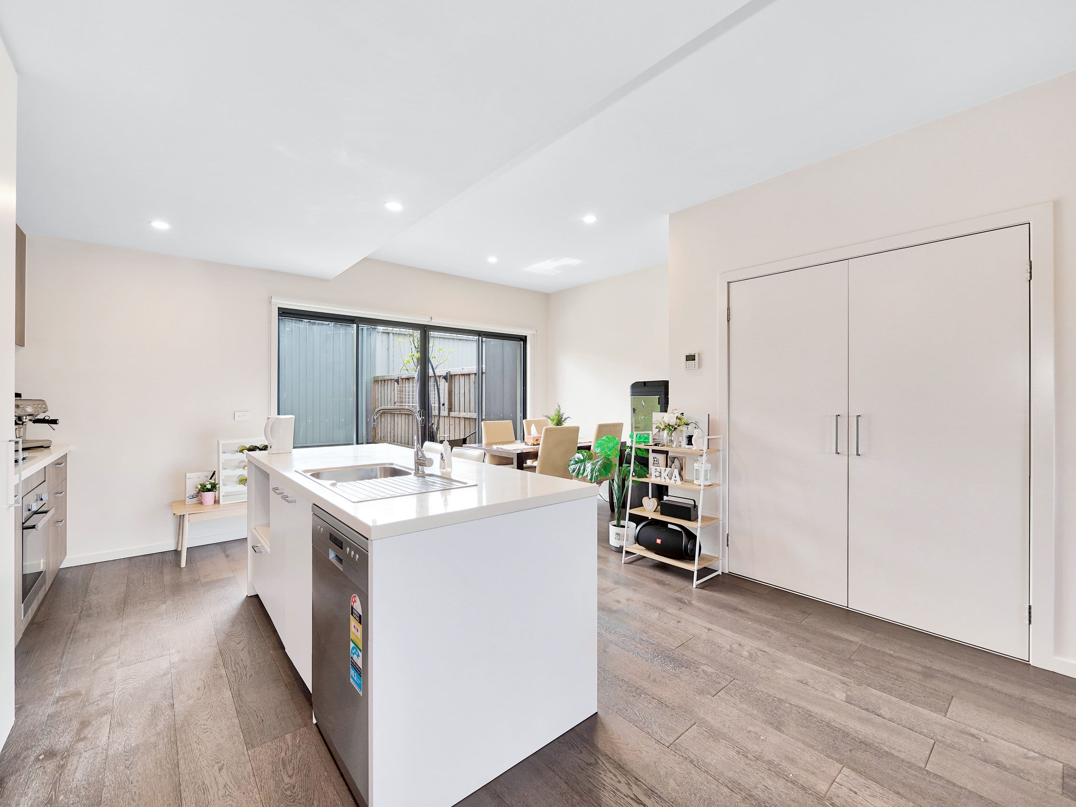 37 Villager Street, Cranbourne East VIC 3977, Cranbourne East - Thumbnail 3