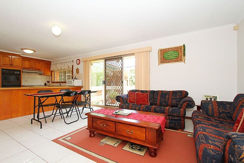 17 Crampton Crescent, MILL PARK VIC 3082, Mill Park - Thumbnail 4