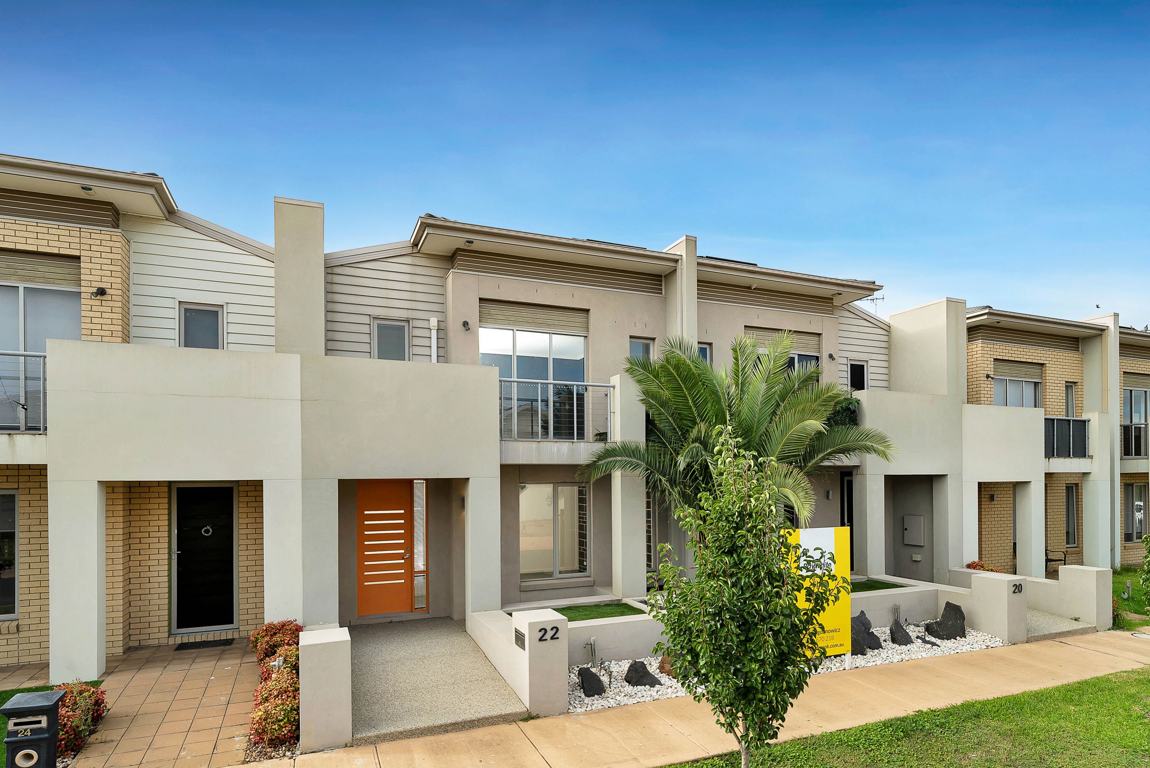 22 Broadbeach Circuit, Sanctuary Lakes VIC 3030, Sanctuary Lakes - Thumbnail 2