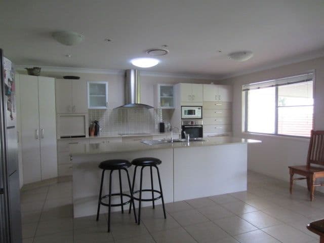 32 Bunya View Drive, HIGHFIELDS QLD 4352, Highfields - Thumbnail 2