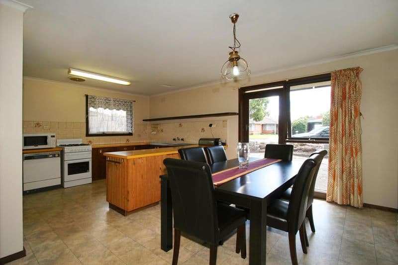 4 Craig Court, CHELTENHAM VIC 3192, Cheltenham - Thumbnail 5