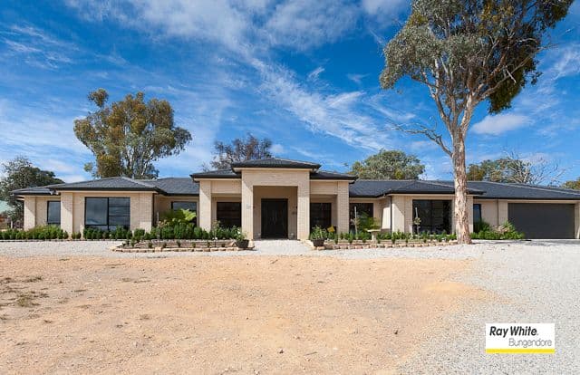 68 Carlton Drive, Bungendore - Image 1
