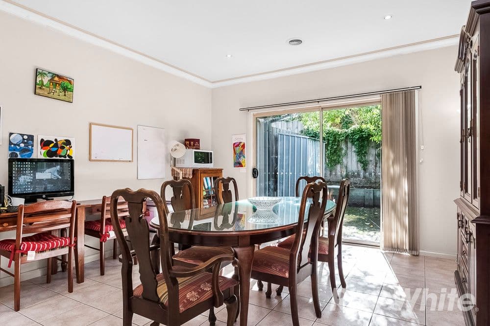 13 The Ridge, Glen Waverley VIC 3150, Glen Waverley - Thumbnail 3