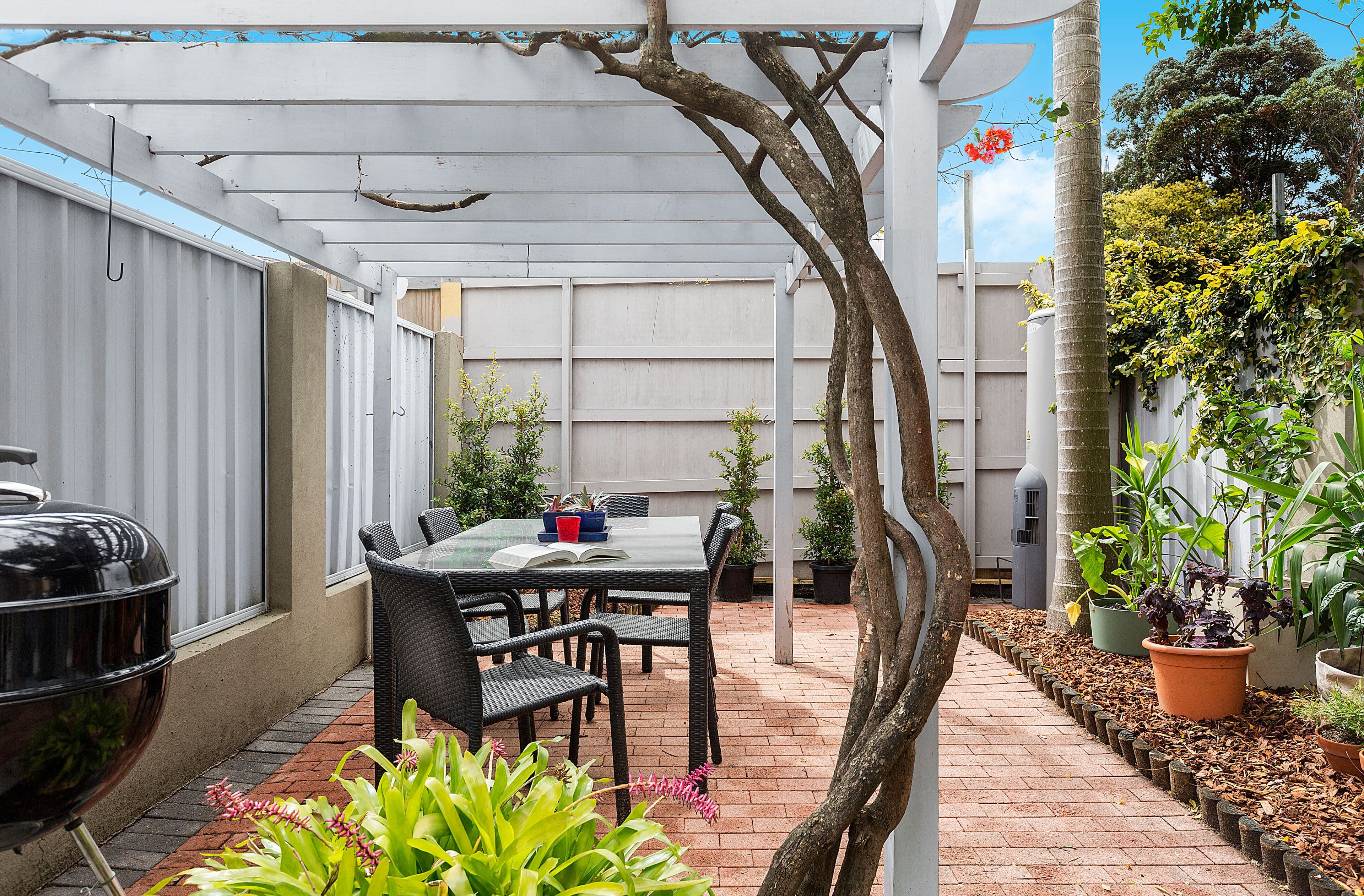19 Anderson Street, Alexandria - Thumbnail 2