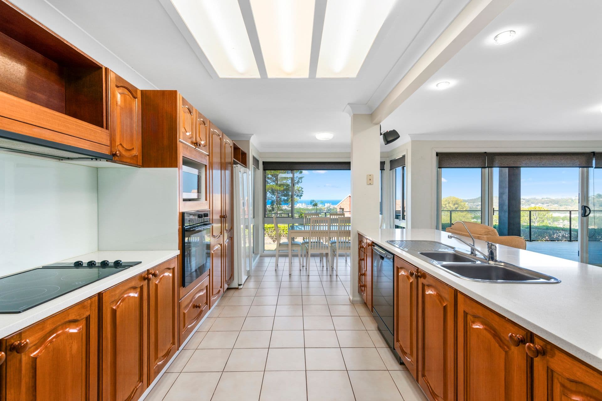 60 Doubleview Drive, Elanora QLD 4221, Elanora - Thumbnail 7