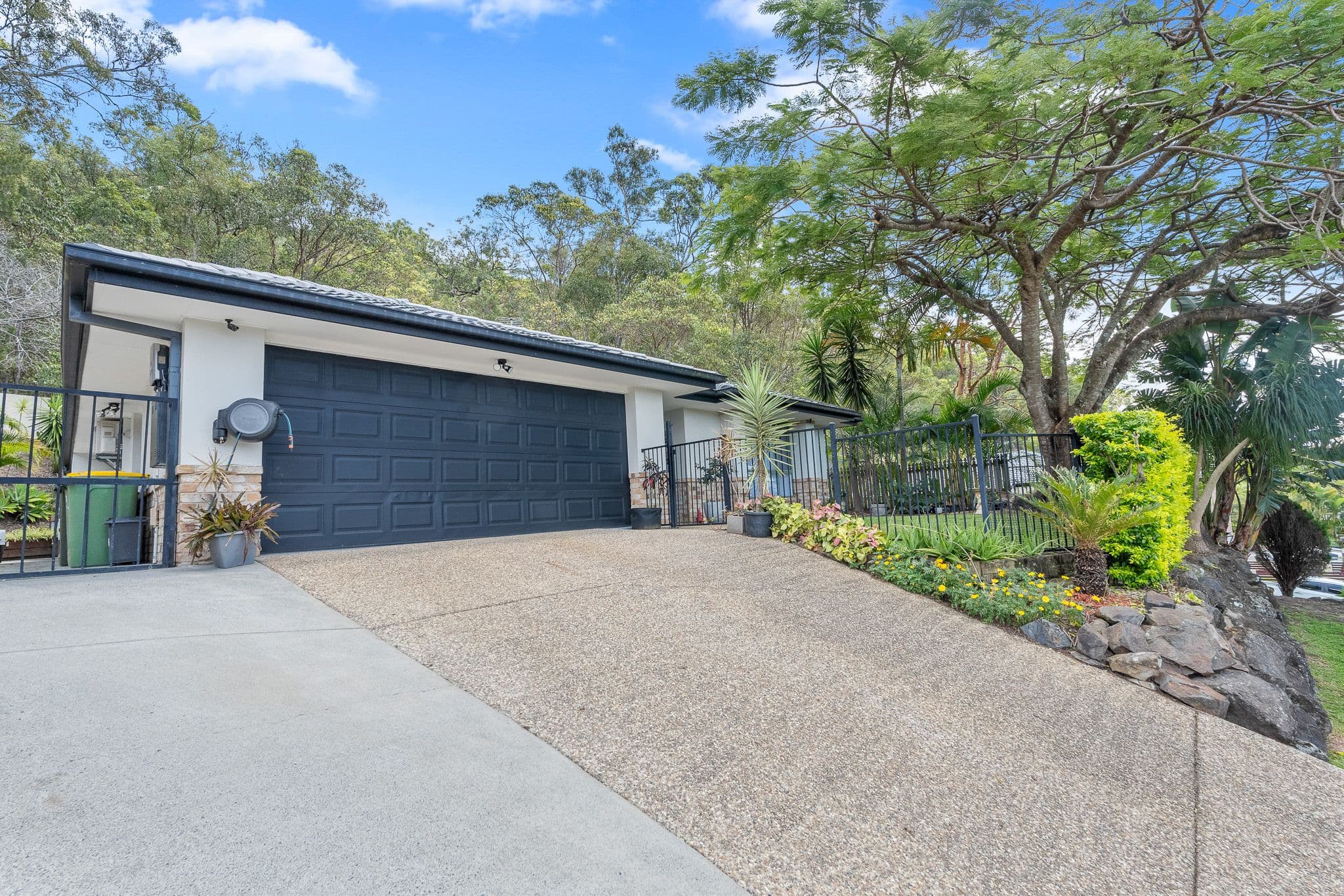 10 McNamara Court, Oxenford QLD 4210, Oxenford - Thumbnail 2