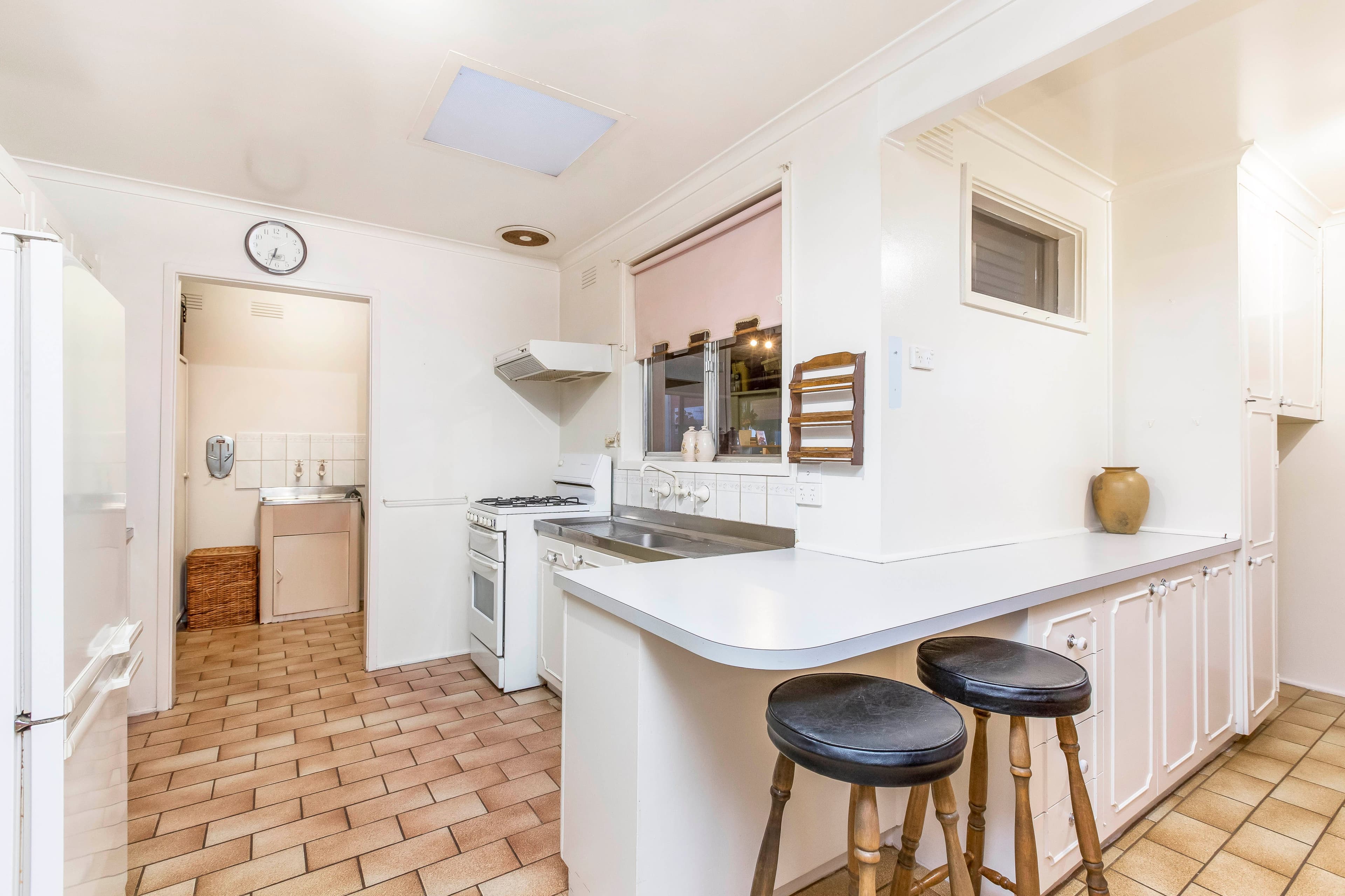 24 Brentwood Crescent, Frankston VIC 3199, Frankston - Thumbnail 2