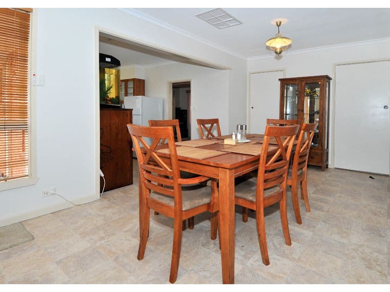 8 Fern Court, CRAIGIEBURN VIC 3064, Craigieburn - Thumbnail 3