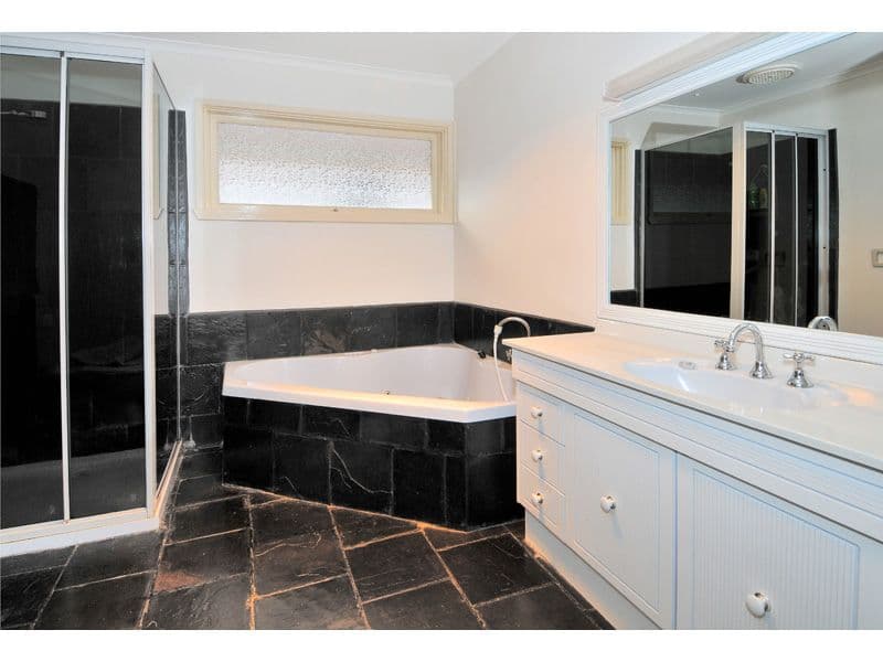 8 Fern Court, CRAIGIEBURN VIC 3064, Craigieburn - Thumbnail 7