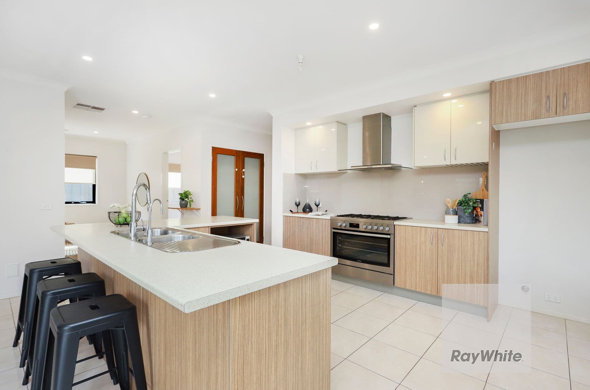 31 Greenham Avenue, Craigieburn VIC 3064, Craigieburn - Thumbnail 3
