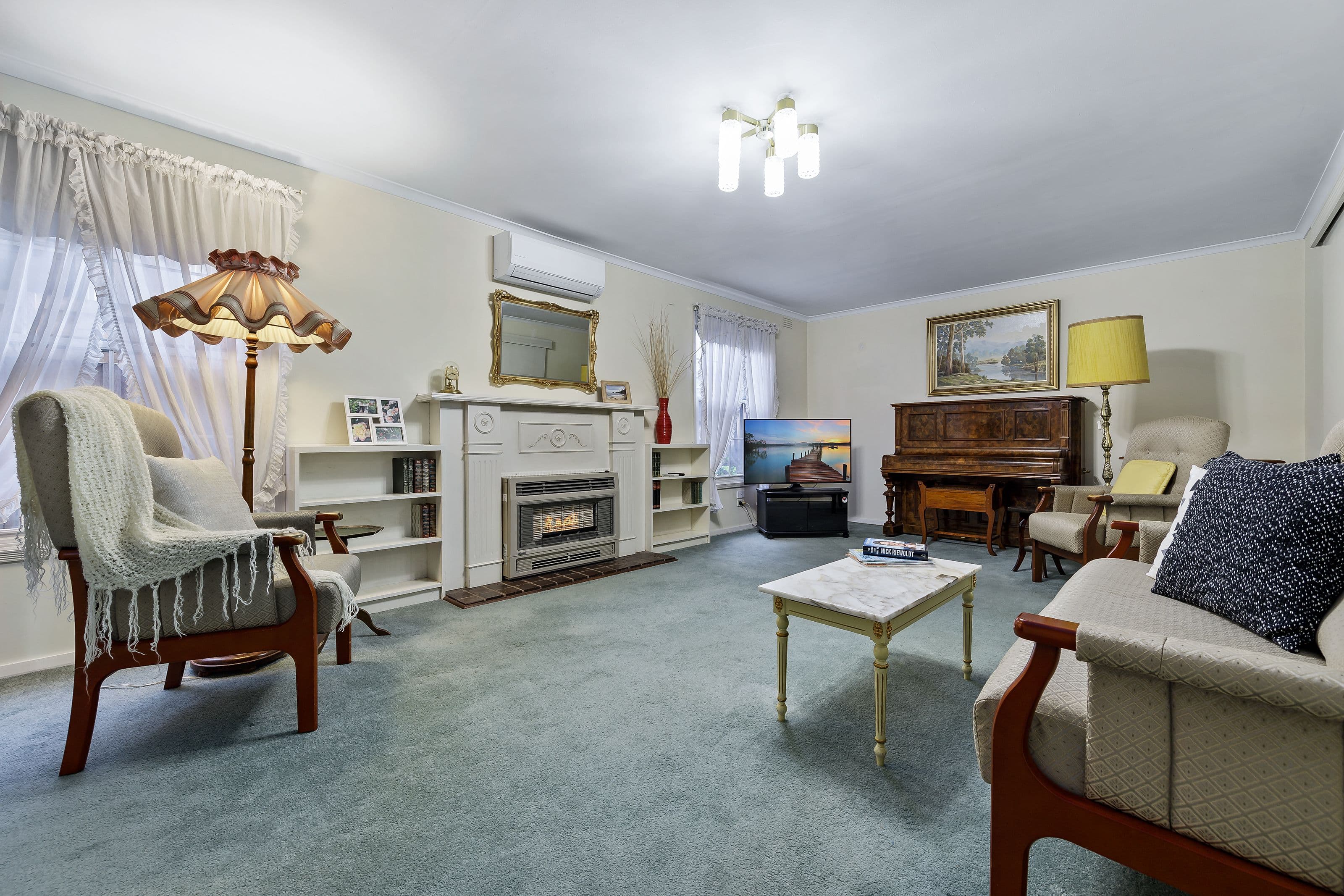 19 Blue Hills Avenue, Mount Waverley VIC 3149, Mount Waverley - Thumbnail 2