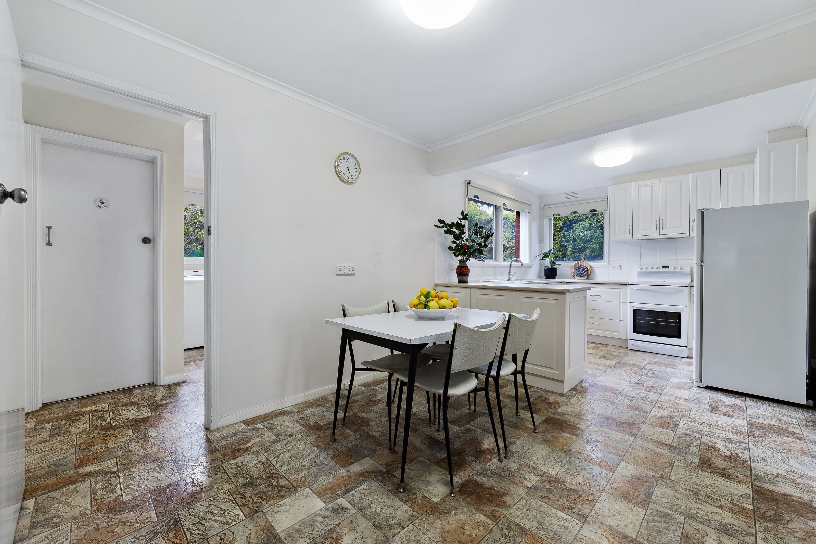 19 Blue Hills Avenue, Mount Waverley VIC 3149, Mount Waverley - Thumbnail 4
