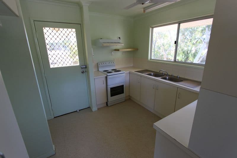 7 Cypress Street, Charleville QLD 4470, Charleville - Thumbnail 3