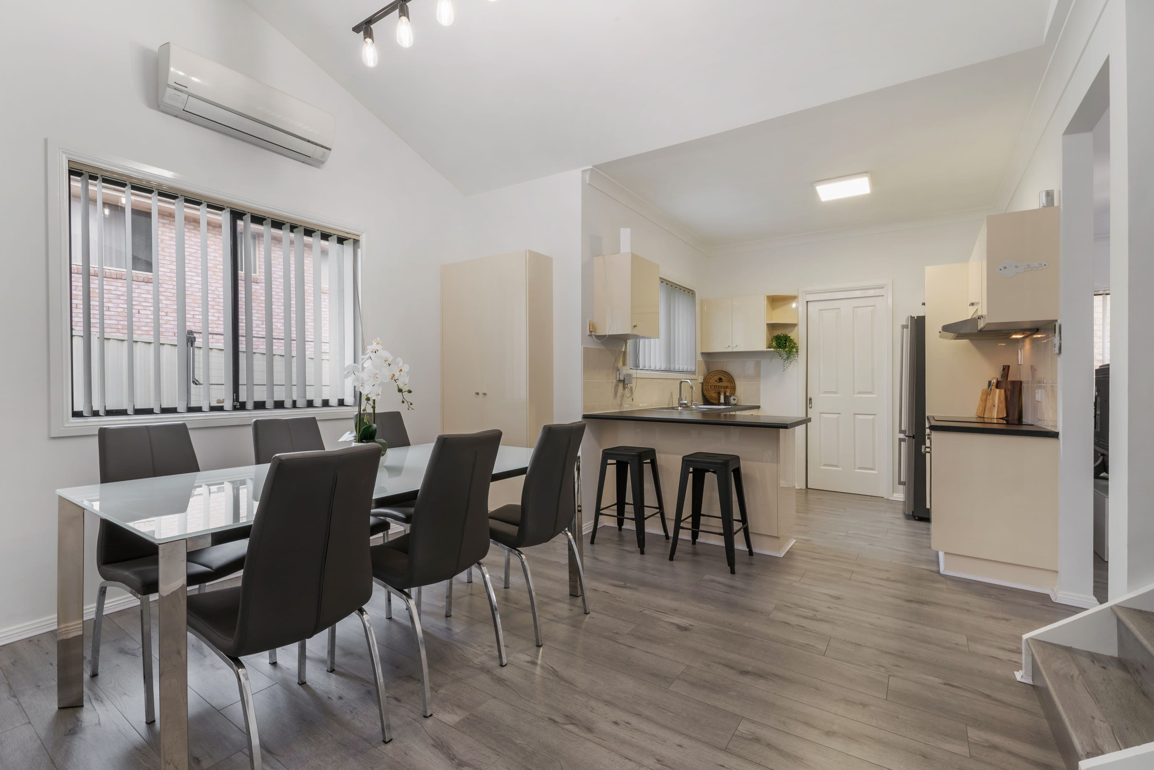 6 Chappel Avenue, Green Valley NSW 2168, Green Valley - Thumbnail 5