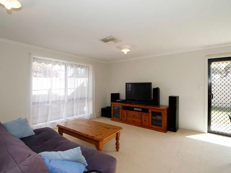 22 Redwood Close, NOARLUNGA DOWNS SA 5168, Noarlunga Downs - Thumbnail 2