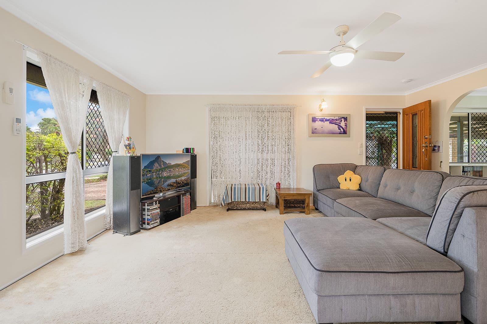 25 BUCKNOR Drive, Deception Bay QLD 4508, Deception Bay - Thumbnail 2