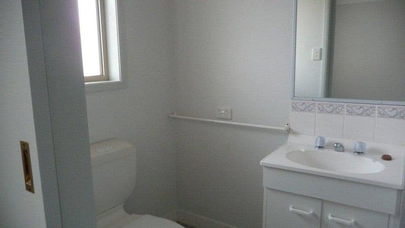 35 Gainsborough Drive, GLENVALE QLD 4350, Glenvale - Thumbnail 6