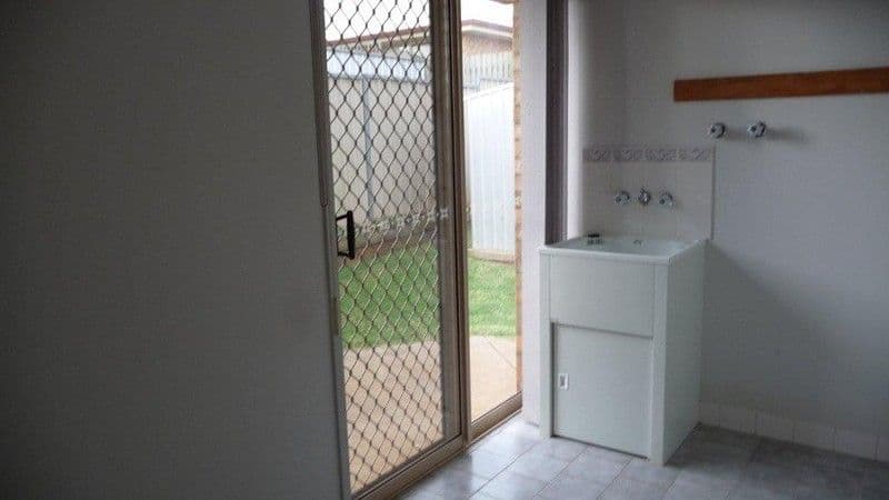 35 Gainsborough Drive, GLENVALE QLD 4350, Glenvale - Thumbnail 7