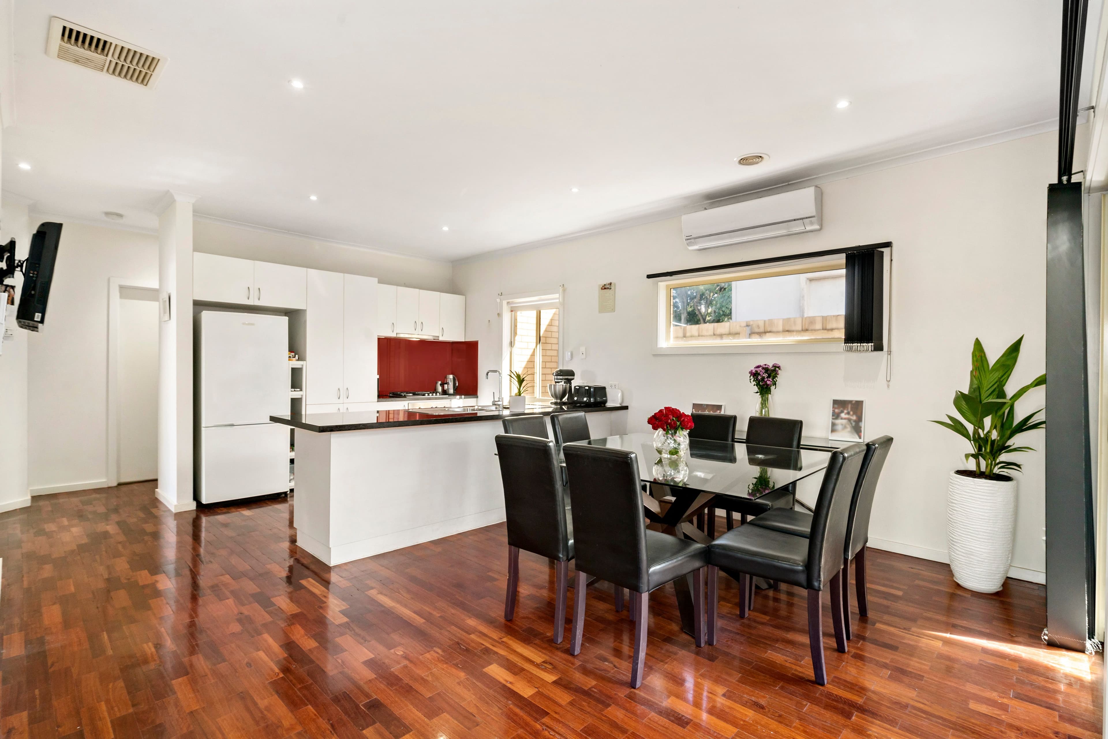 33 Manoon Road, Clayton South VIC 3169, Clayton South - Thumbnail 3