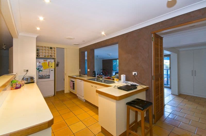 81 Twenty Fifth Avenue, PALM BEACH QLD 4221, Palm Beach - Thumbnail 6