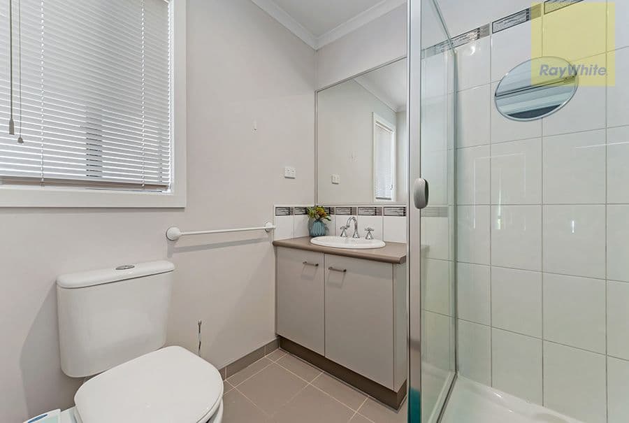 15 Millstream Pass, Craigieburn VIC 3064, Craigieburn - Thumbnail 3