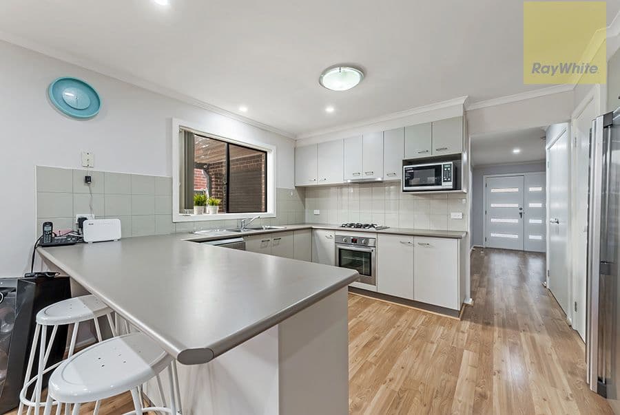 15 Millstream Pass, Craigieburn VIC 3064, Craigieburn - Thumbnail 4