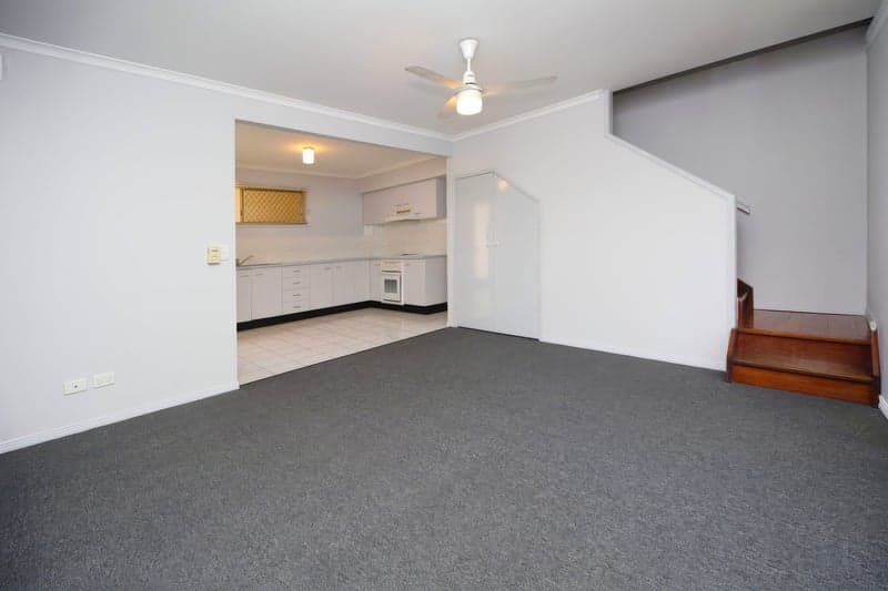 201/1-5 Pine Avenue, Little Bay - Thumbnail 3