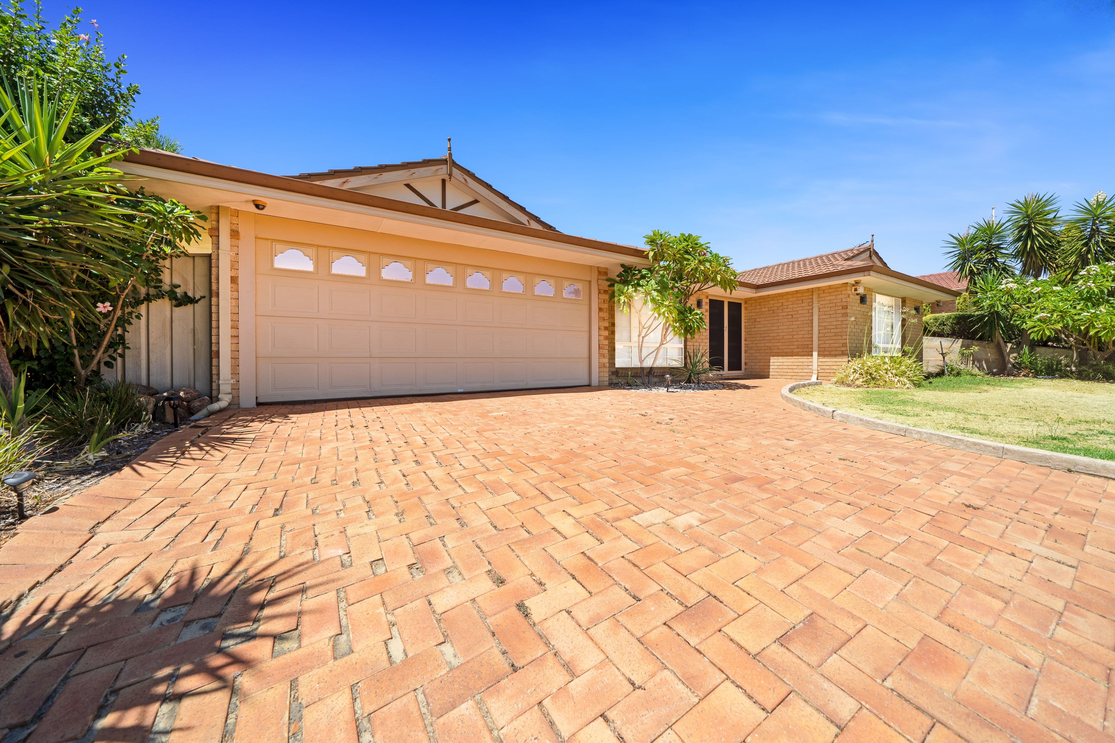 27 Rayner Drive, Landsdale WA 6065, Landsdale - Thumbnail 2